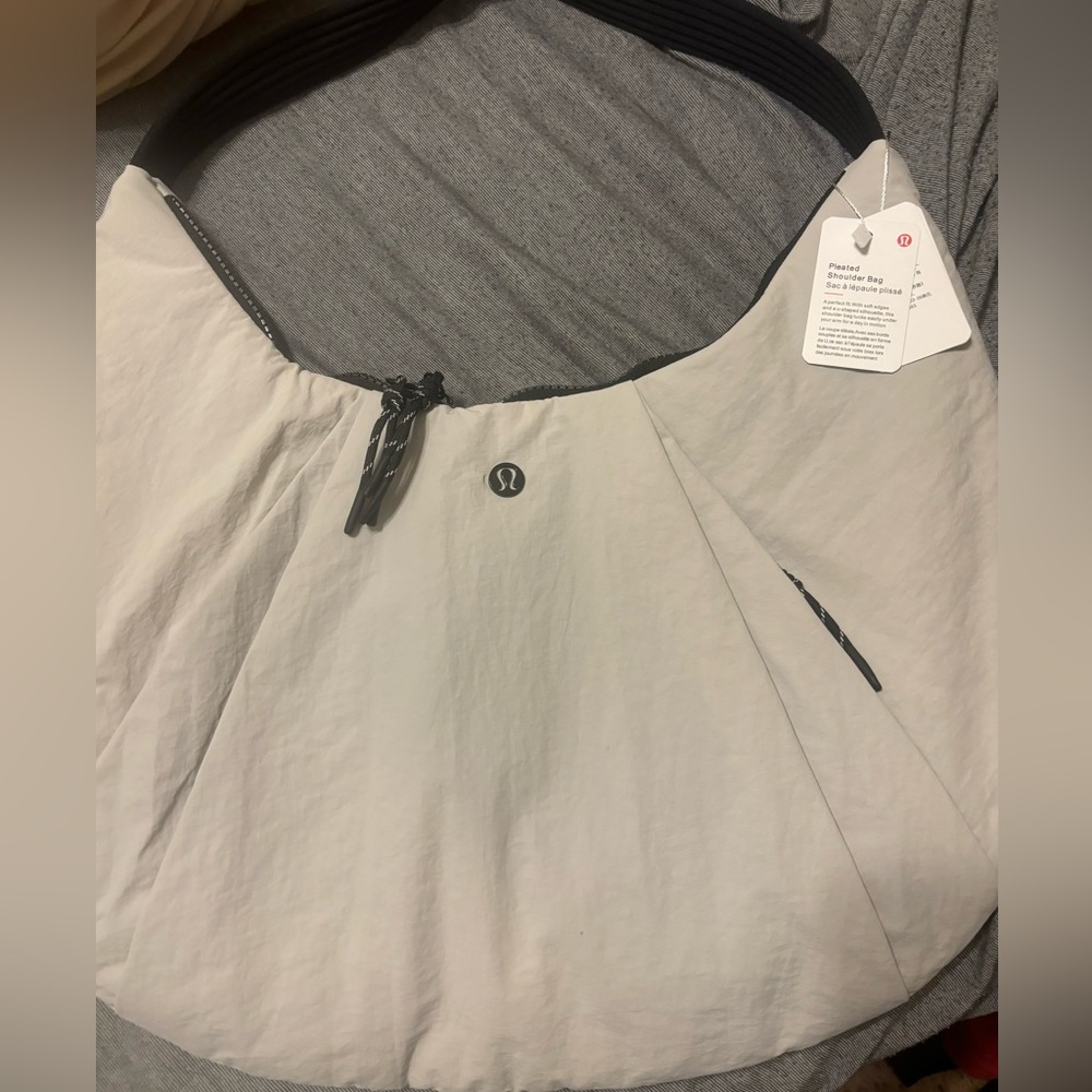 New Lululemon pleated shoulder bag